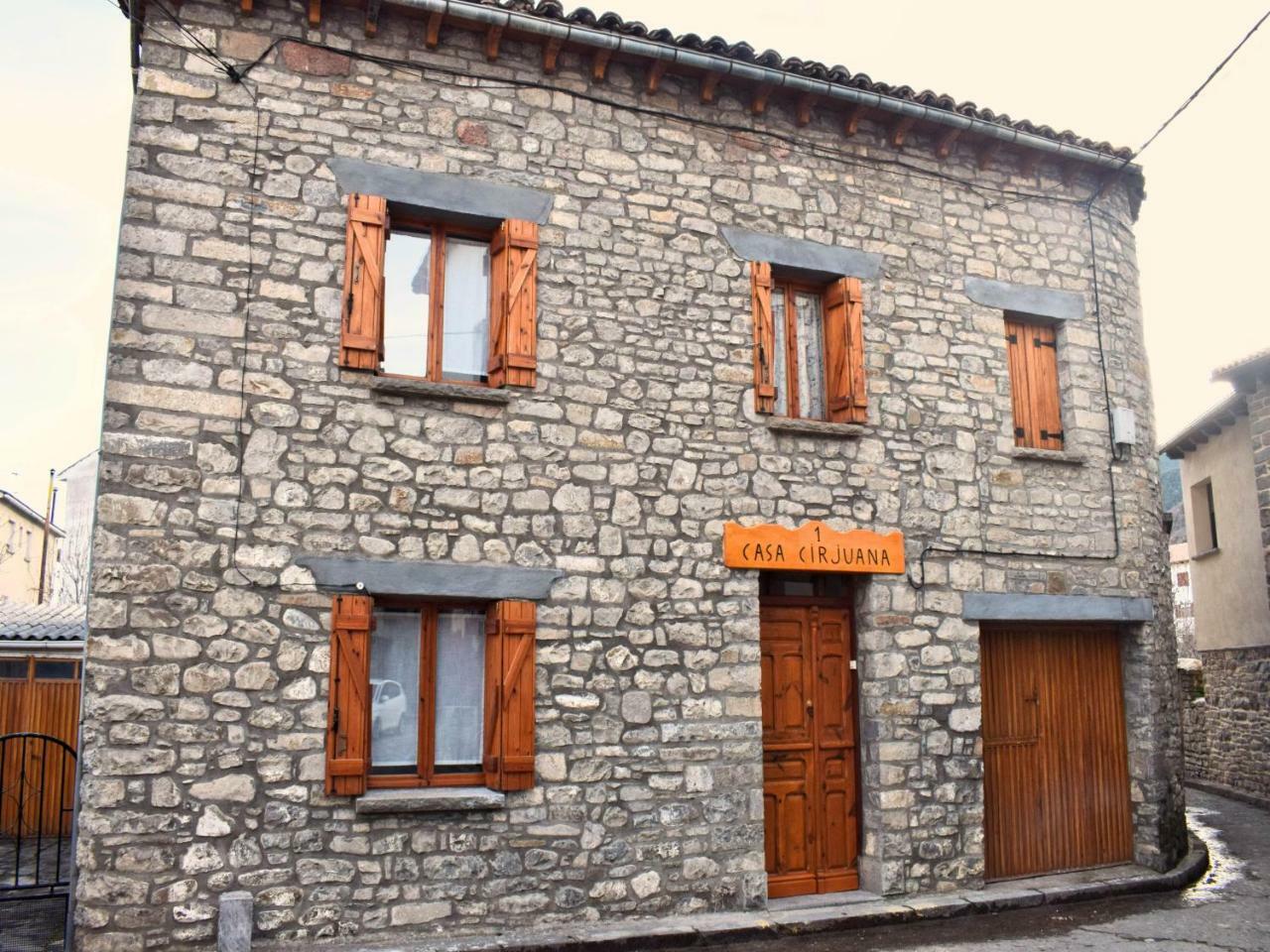 Вилла Cirjuana, Casa En El Centro Con Agradable Jardin Y Barbacoa By Pirineos 360 Бьескас Экстерьер фото